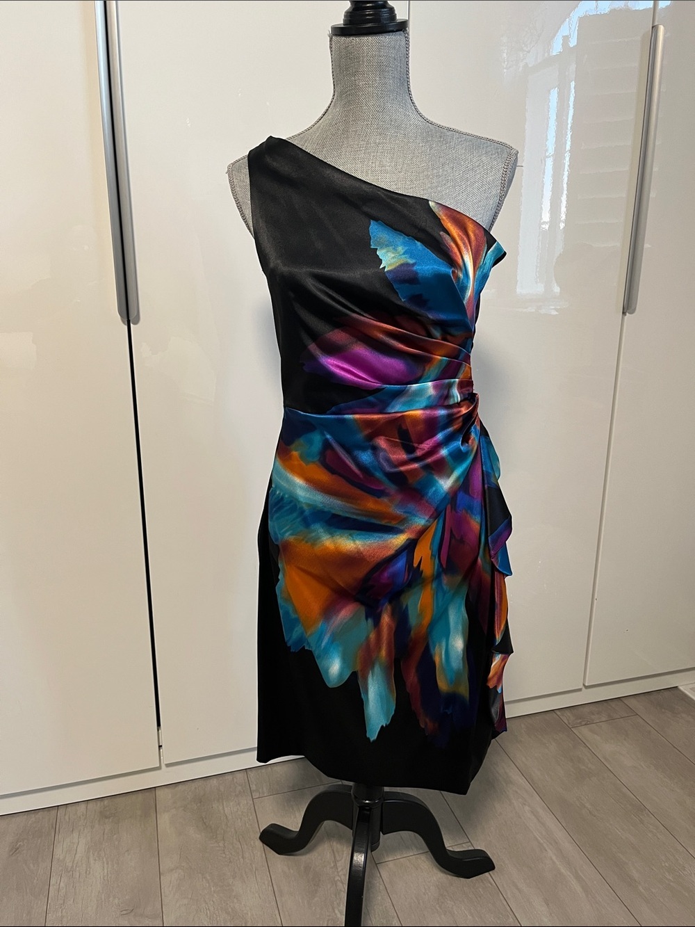 London Times Black One-Shoulder Satin Abstract Multi ColorCocktail Dress, Size 6